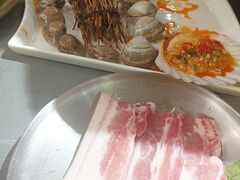 -围炉肉舍丹东海鲜烤肉·烤活鳗(步行街店)