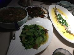 -韵秋荷(宝山龙湖天街店)