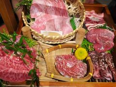 -山川小町·极番烧肉(新地假日广场店)