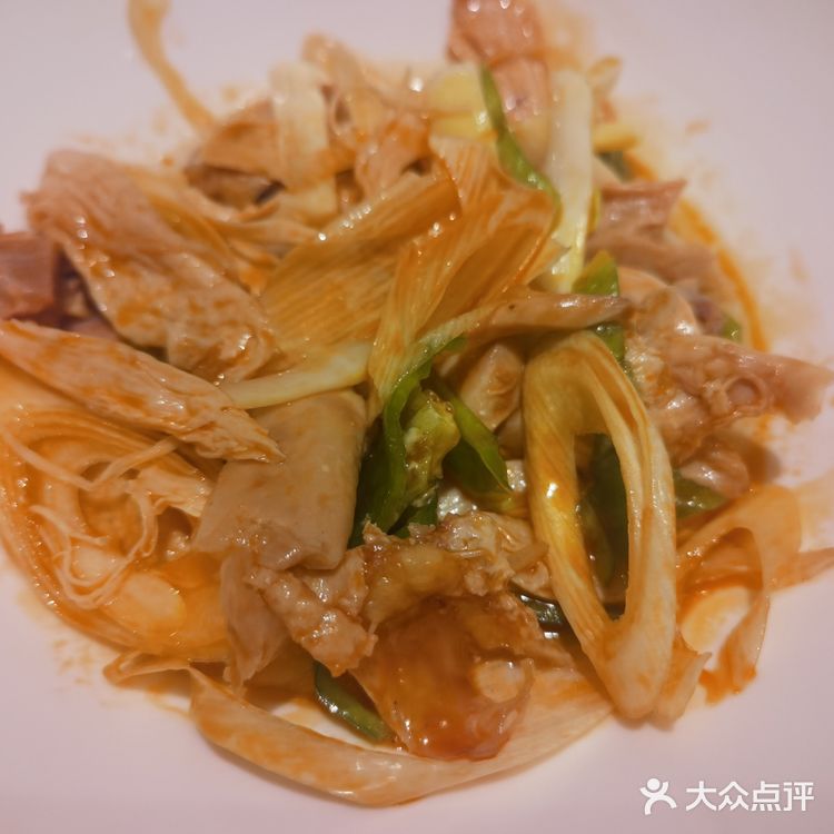 不得不感叹，饶是兰州牛肉面它来了无锡也得接地气做成甜口