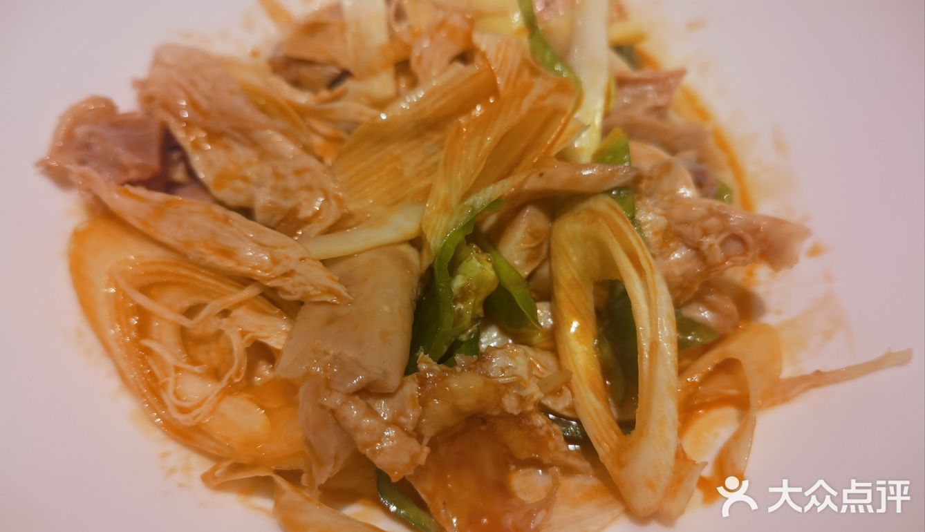 不得不感叹，饶是兰州牛肉面它来了无锡也得接地气做成甜口