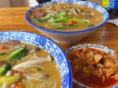 -邱芳粉店(迎宾大道旗舰店)