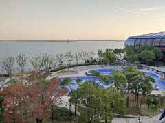 -上海滴水湖皇冠假日酒店