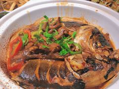 凤爪焗鱼头-周家二小姐的菜(西津渡店)