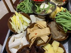 乡村肥肠-咊记茅草棚柴火鸡(乌当店)