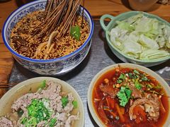 -大众跷脚牛肉馆·非遗传承单位(峨眉山店)