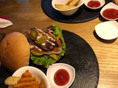 -HIGH FIVE哈福手工汉堡(桂林路店)