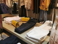 -URBAN REVIVO(济南领秀城贵和购物中心店)