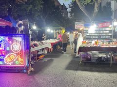 -吴山路夜市