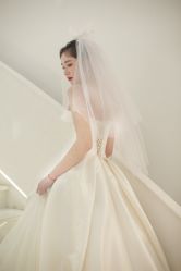 -艾米丽婚纱礼服