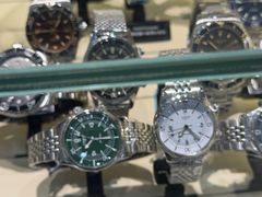 -亨得利钟表商店