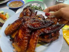 招牌烤鸡翅-黄亚华小食店(Jalan Alor)