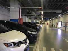 -虹桥天地-停车场