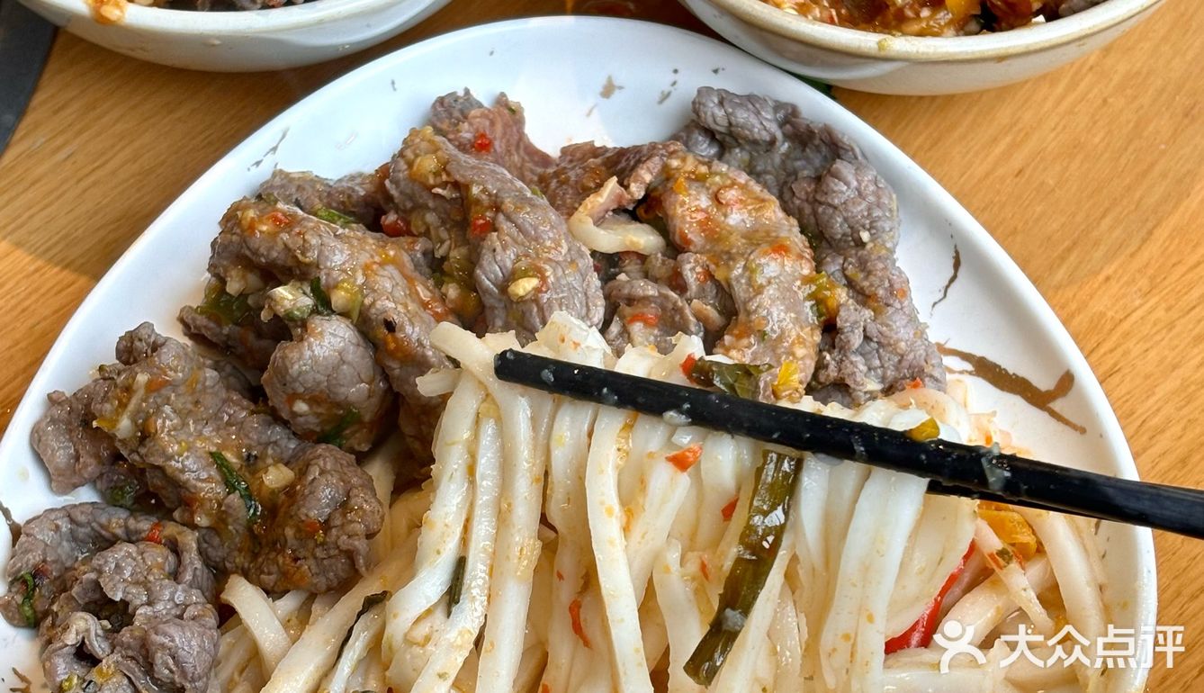 成都还是太全面‼️现舂佐料的云南火锅‼️