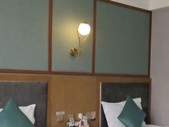 -宸玥酒店(成都西南财大地铁站店)