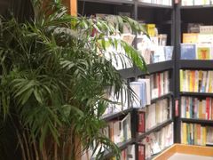 -西西弗书店&矢量咖啡(凯德晶萃广场店)