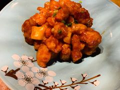 菠萝咕咾肉-蜜桃餐厅·伴山(绿宝广场店)