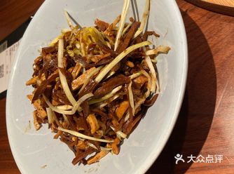 在黄龙万科这边办事，正好遇到是中午餐时间，然后点了几