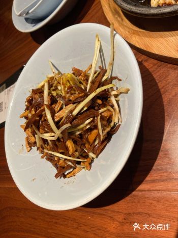 在黄龙万科这边办事，正好遇到是中午餐时间，然后点了几