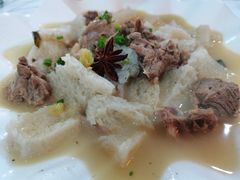 雪蘑芋烧鸭-荣生萝卜汤饭店