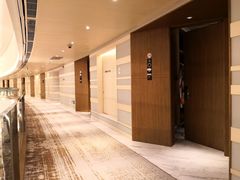 -上海滴水湖皇冠假日酒店