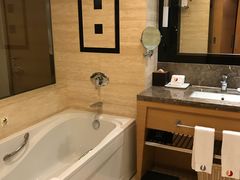 -海创大连科技交流中心(海事大学地铁站店)