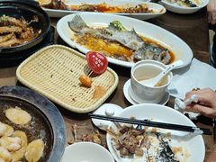 -东口码头·烧鸽子·鱼头泡饼·地方菜(金鹰悦城店)