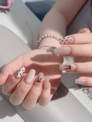 -丽心自助美甲美睫