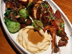 黑蒜与栗子法式填馅嫩煨鸡肉-巴别塔法餐舍(合作路店)