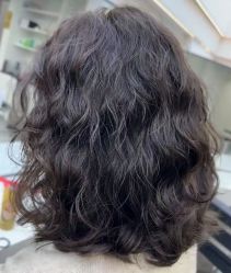 -虫二·专注健康烫染沙龙