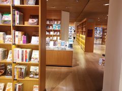 -新华文创·光的空间