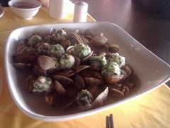 小白菜虾滑煮蚬子-渔公码头·九龙湾国际饭店