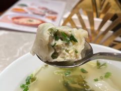 刀鱼馄饨-松鹤面馆·古法焖肉面(观前店)