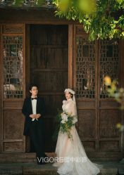 -雪中彩影婚纱摄影·微光艺术中心