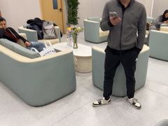 -上海大学附属上海和平眼科医院