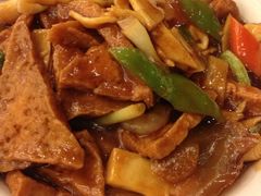 八珍豆腐煲-八珍饺子·烤鸭·家常菜