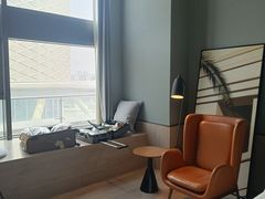 -上海虹桥中心爱琴海亚朵S酒店