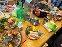 -汉城烤肉·黑金冠(华山路店)