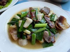 腊肉炒蒜苔-翕庐小苑