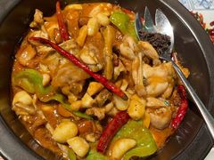 黑松茸牛肝菌焖牛蛙-云海肴·汽锅鸡·云南菜(美罗城店)