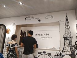 -苏豪路易士·嘉玛发廊