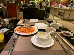 -大中华希尔顿酒店-念自助餐·嗨啤·小龙虾