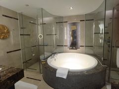 -青岛海尔洲际酒店
