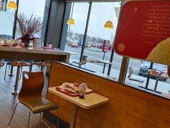 靠窗位-肯德基(葛沽DT店)