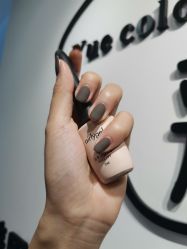 -Yue color 悦彩美甲美睫工作室