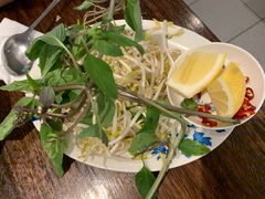 -鸿记越南牛鸡粉