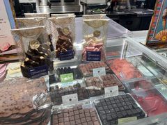 -VENCHI 闻绮(上海佛罗伦萨小镇店)