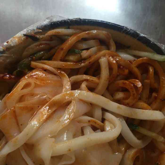 米皮凉皮-"须水老电影院门口的黄记凉皮超好吃.真正的.