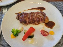 澳洲M3牛排配季节蔬菜-Terra Rossa(陆家嘴中心店)