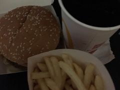 巨无霸配中薯中可-麦当劳(大栅栏店)